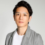 滝沢秀明の生い立ちが泣ける 兄の死や父親のようなジャニー社長の存在とは Feathered News